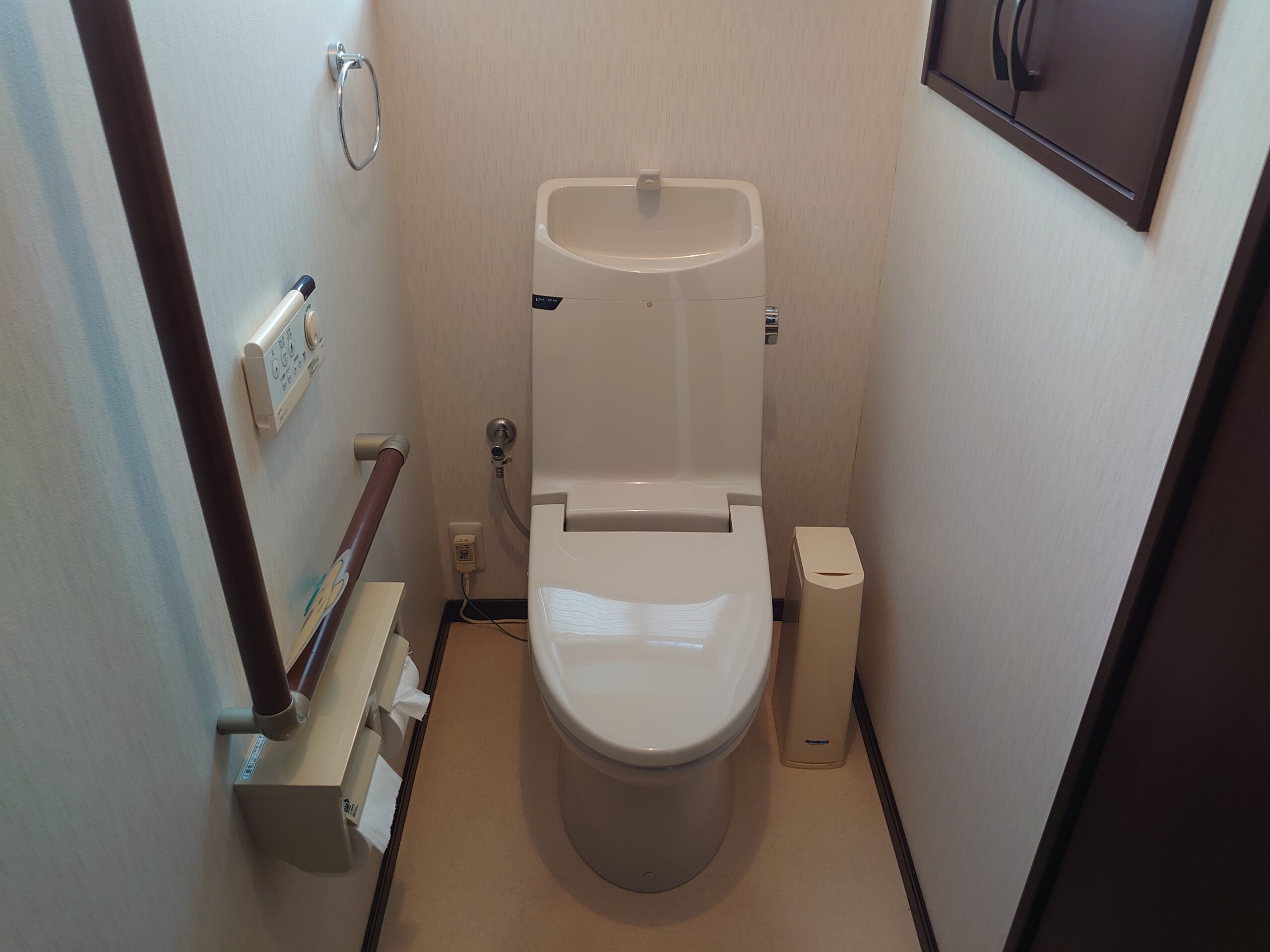 トイレ　リクシル